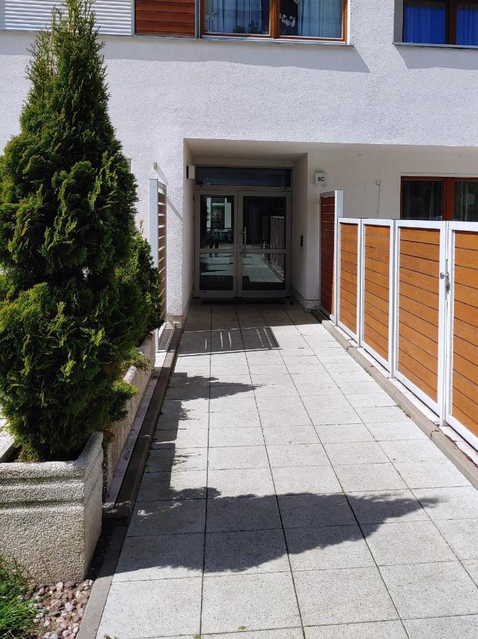 Swinoujscie Platan Patio 6 - Berry Apartments Экстерьер фото
