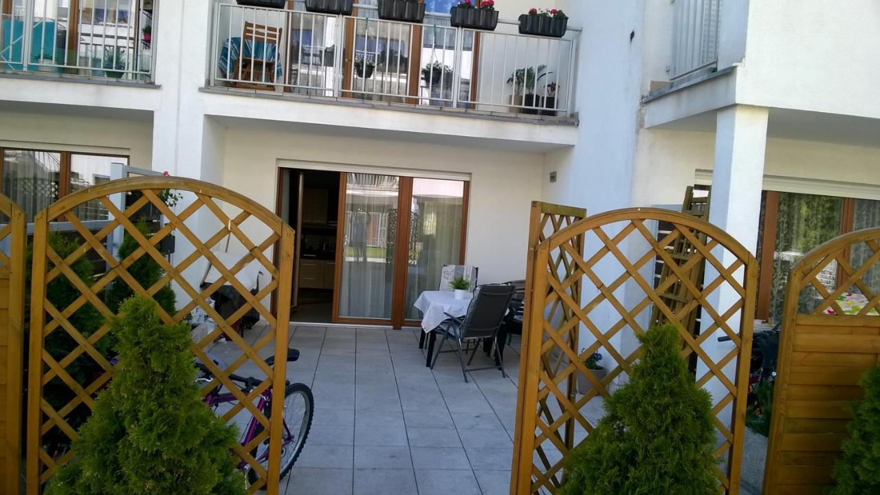 Swinoujscie Platan Patio 6 - Berry Apartments Экстерьер фото